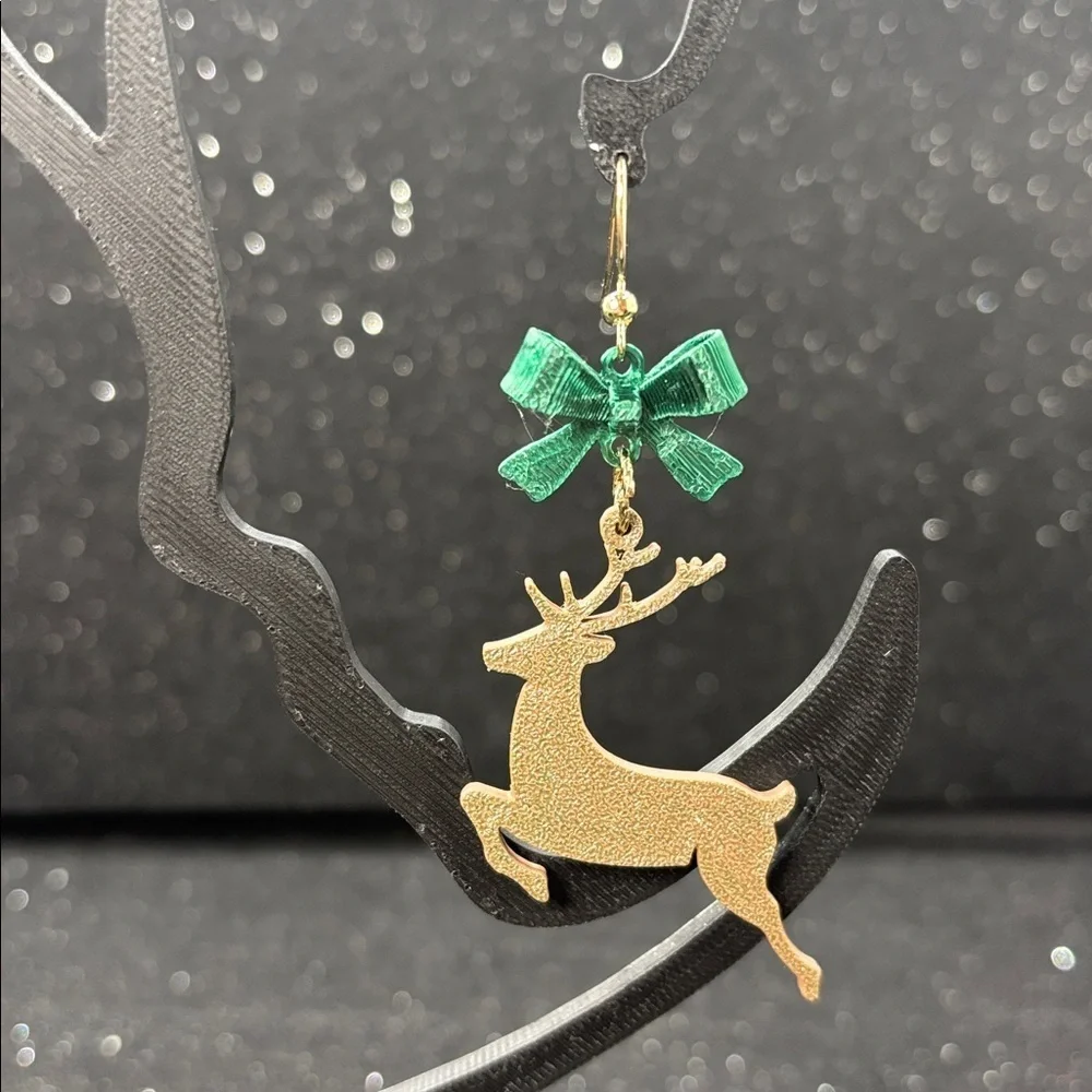 🦌 Reindeer Earrings with Green Bow & Gold Accents 💚